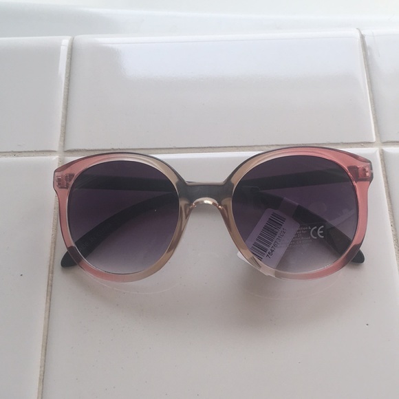 Forever 21 pink ombré sunglasses - Picture 2 of 7